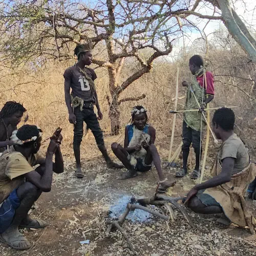 Hadzabe cilvēki Tanzānijā